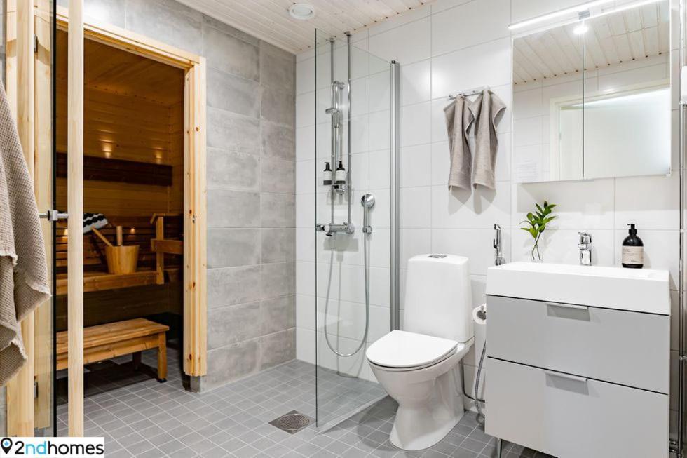 "Kanava" - New 1Br Apartment With Sauna, Balcony & Views, Hosted By 2Ndhomes Tampere Esterno foto